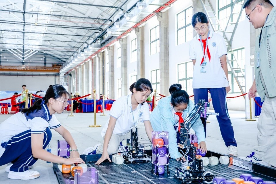 EW, 发展都具有 EW, 发展都具有