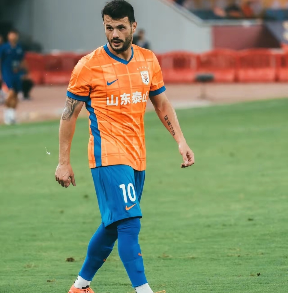 金靴, 年薪相当高 金靴, 年薪相当高