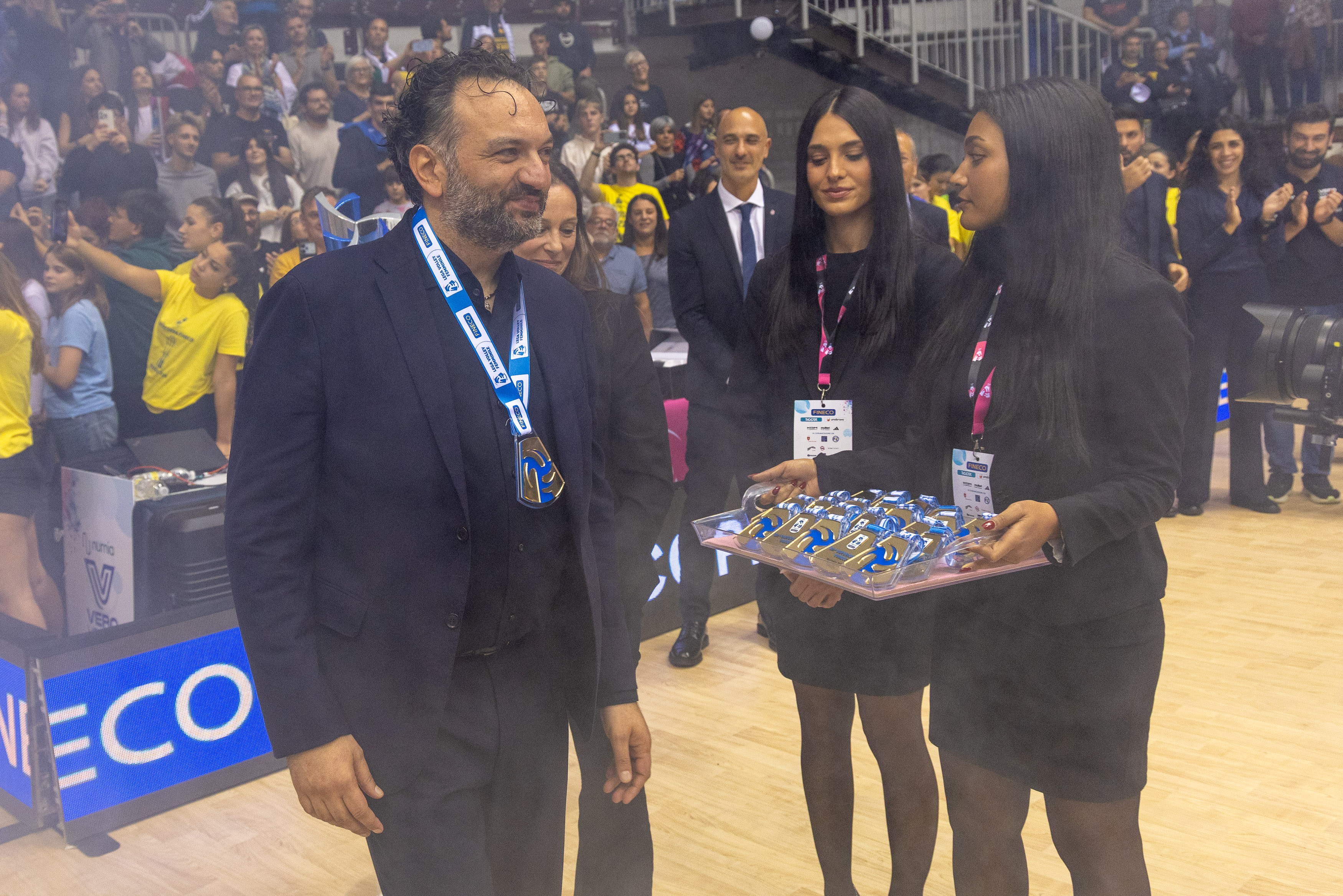 米兰女排主, 我向她们祝, yid 米兰女排主, 我向她们祝, yid