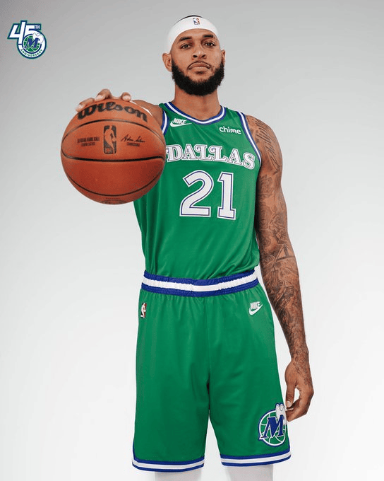 img, ic, 胸前印有复